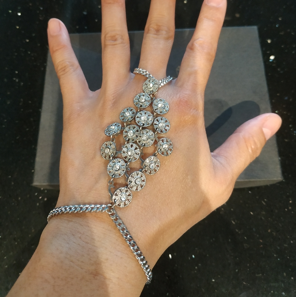 Gorgeous Hand Bracelet BNWB